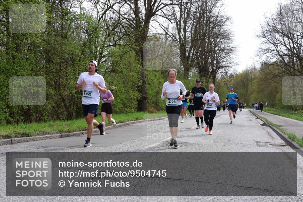 12.04.2026 - 45. Internationalen Wilhelmsburger Insellauf Yannick Fuchs http://msf.ph/oto/9504745 12.04.2026 12:54:11 Laufen 5752, 3726, 3934, 4765 meine-sportfotos.de