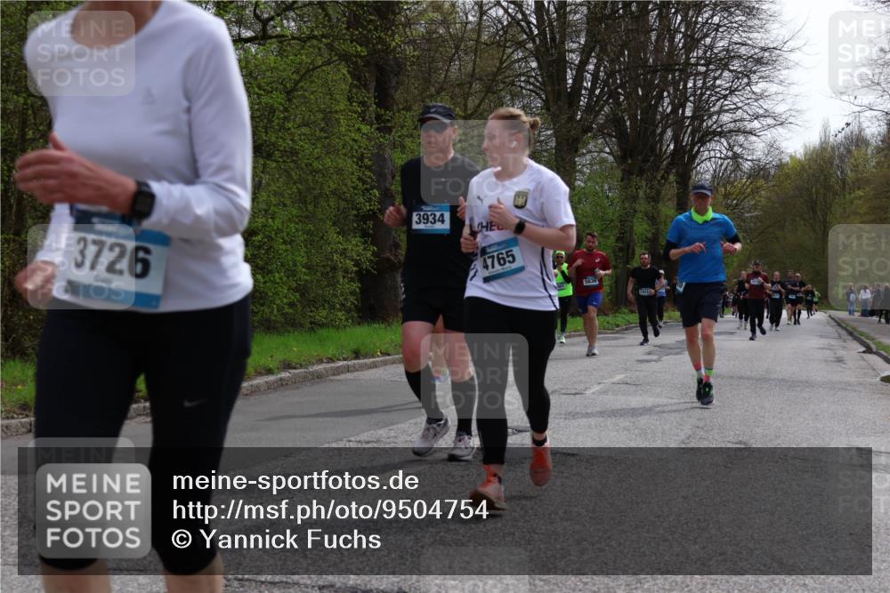 12.04.2026 - 45. Internationalen Wilhelmsburger Insellauf Yannick Fuchs http://msf.ph/oto/9504754 12.04.2026 12:54:12 Laufen 3726, 3934, 4765, 5636, 2303 meine-sportfotos.de