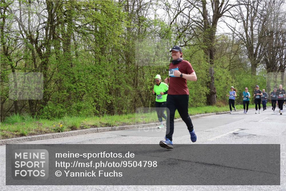 12.04.2026 - 45. Internationalen Wilhelmsburger Insellauf Yannick Fuchs http://msf.ph/oto/9504798 12.04.2026 12:54:21 Laufen 2901, 381, 8538, 4625 meine-sportfotos.de