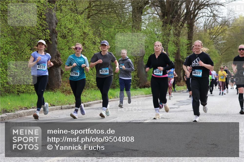 12.04.2026 - 45. Internationalen Wilhelmsburger Insellauf Yannick Fuchs http://msf.ph/oto/9504808 12.04.2026 12:54:23 Laufen 4537, 5799, 4538, 306, 4625, 5106, 4637 meine-sportfotos.de