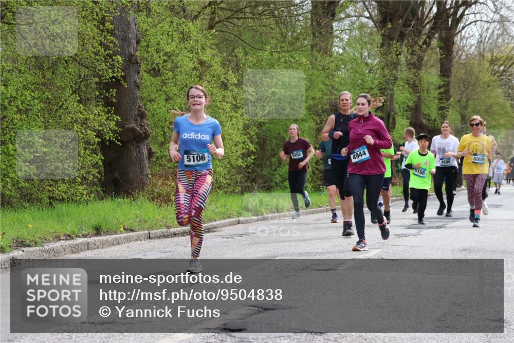 12.04.2026 - 45. Internationalen Wilhelmsburger Insellauf Yannick Fuchs http://msf.ph/oto/9504838 12.04.2026 12:54:28 Laufen 5106, 5852, 4944, 5186, 4890 meine-sportfotos.de