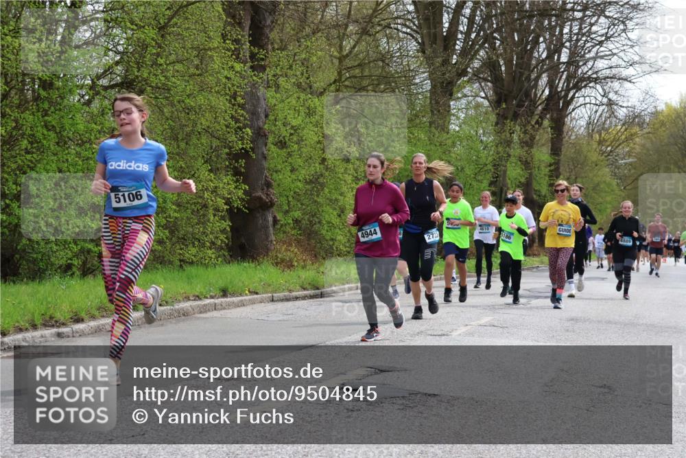 12.04.2026 - 45. Internationalen Wilhelmsburger Insellauf Yannick Fuchs http://msf.ph/oto/9504845 12.04.2026 12:54:29 Laufen 5106, 4944, 2730, 4610, 5186, 4889 meine-sportfotos.de