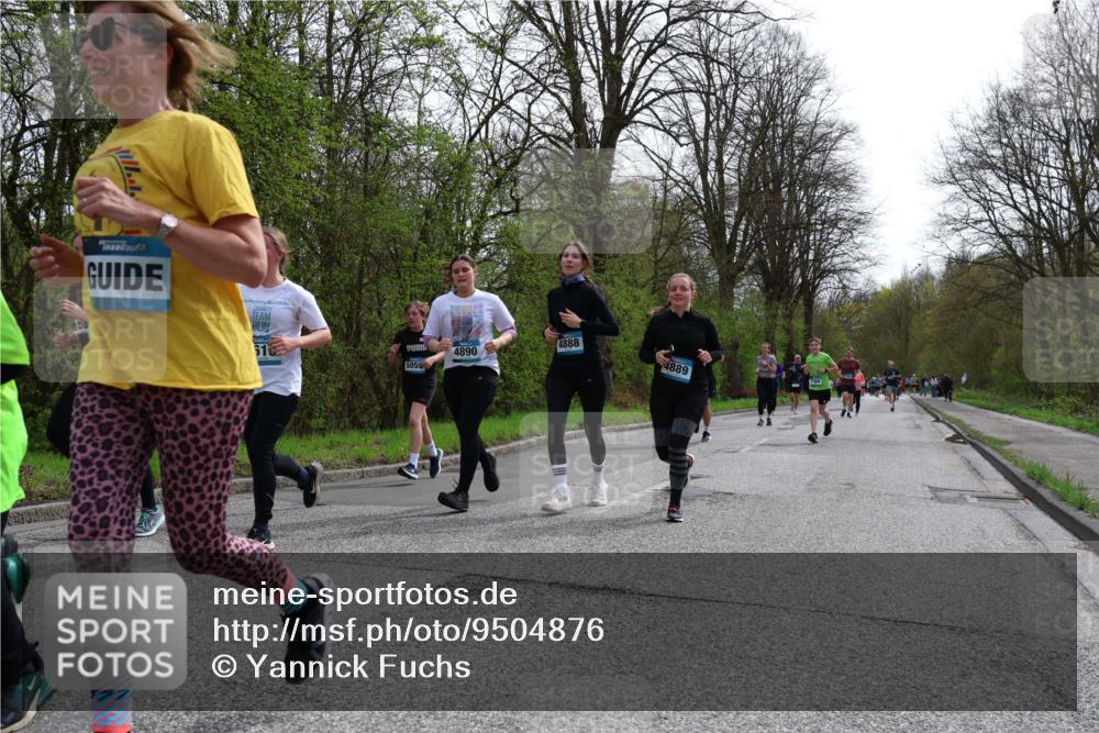 12.04.2026 - 45. Internationalen Wilhelmsburger Insellauf Yannick Fuchs http://msf.ph/oto/9504876 12.04.2026 12:54:35 Laufen 4888, 61, 4890, 5055, 4889 meine-sportfotos.de