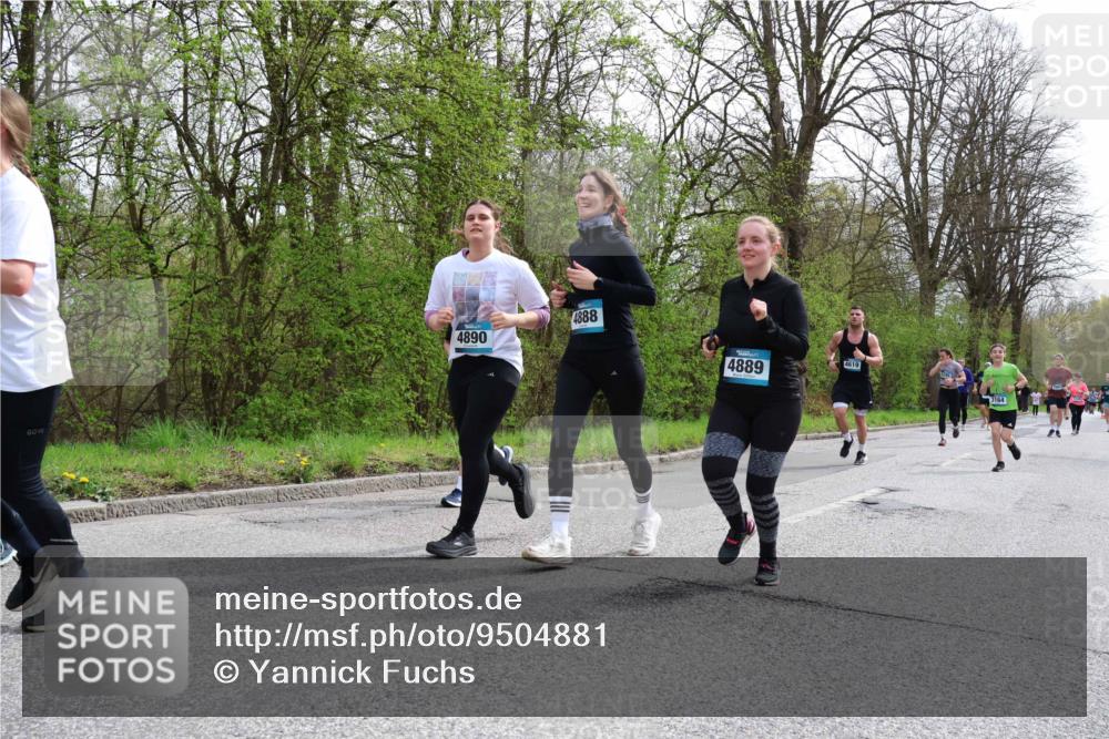 12.04.2026 - 45. Internationalen Wilhelmsburger Insellauf Yannick Fuchs http://msf.ph/oto/9504881 12.04.2026 12:54:36 Laufen 4890, 4888, 4889, 4619, 3164 meine-sportfotos.de