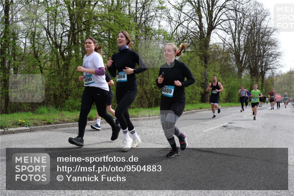 12.04.2026 - 45. Internationalen Wilhelmsburger Insellauf Yannick Fuchs http://msf.ph/oto/9504883 12.04.2026 12:54:37 Laufen 4890, 4888, 4889, 4619, 3164 meine-sportfotos.de