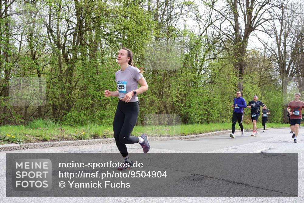 12.04.2026 - 45. Internationalen Wilhelmsburger Insellauf Yannick Fuchs http://msf.ph/oto/9504904 12.04.2026 12:54:40 Laufen 5295, 2964 meine-sportfotos.de