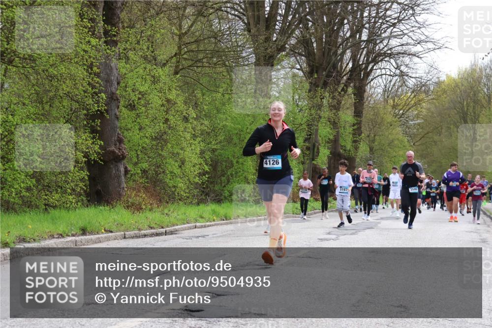 12.04.2026 - 45. Internationalen Wilhelmsburger Insellauf Yannick Fuchs http://msf.ph/oto/9504935 12.04.2026 12:54:47 Laufen 4126, 5117, 5197, 4253, 31137, 3599, 4423 meine-sportfotos.de