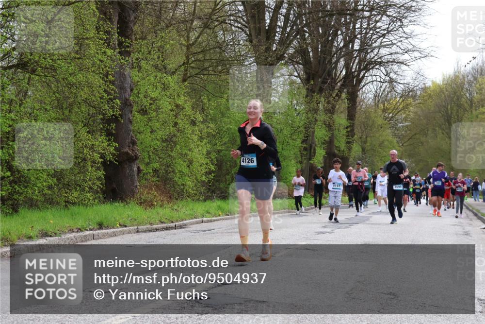 12.04.2026 - 45. Internationalen Wilhelmsburger Insellauf Yannick Fuchs http://msf.ph/oto/9504937 12.04.2026 12:54:48 Laufen 4126, 5116, 5197, 3599, 4422 meine-sportfotos.de