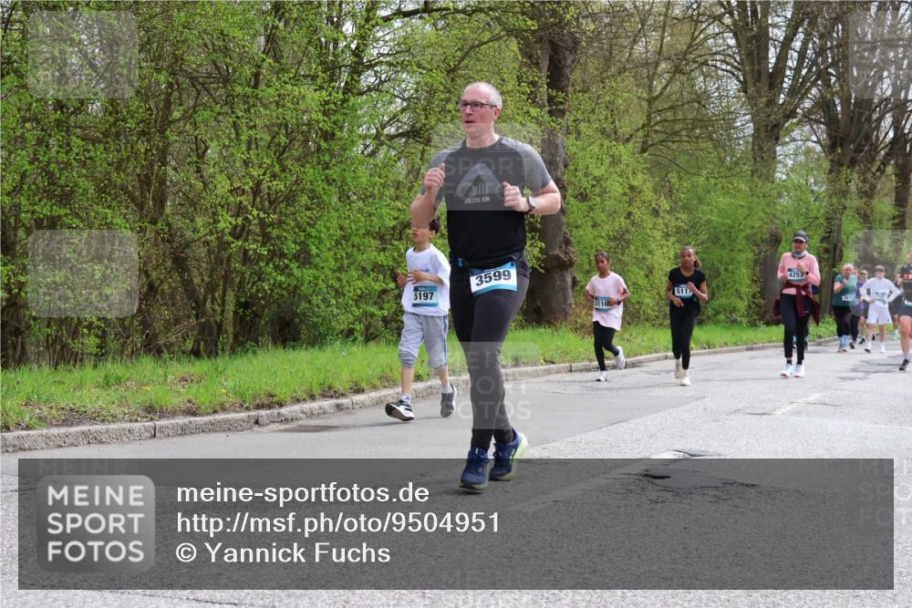 12.04.2026 - 45. Internationalen Wilhelmsburger Insellauf Yannick Fuchs http://msf.ph/oto/9504951 12.04.2026 12:54:53 Laufen 3599, 5197, 5116, 511, 4253 meine-sportfotos.de