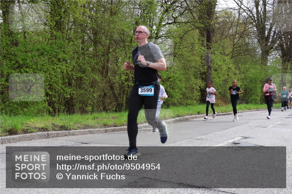 12.04.2026 - 45. Internationalen Wilhelmsburger Insellauf Yannick Fuchs http://msf.ph/oto/9504954 12.04.2026 12:54:54 Laufen 3599, 5117, 4253, 4818 meine-sportfotos.de