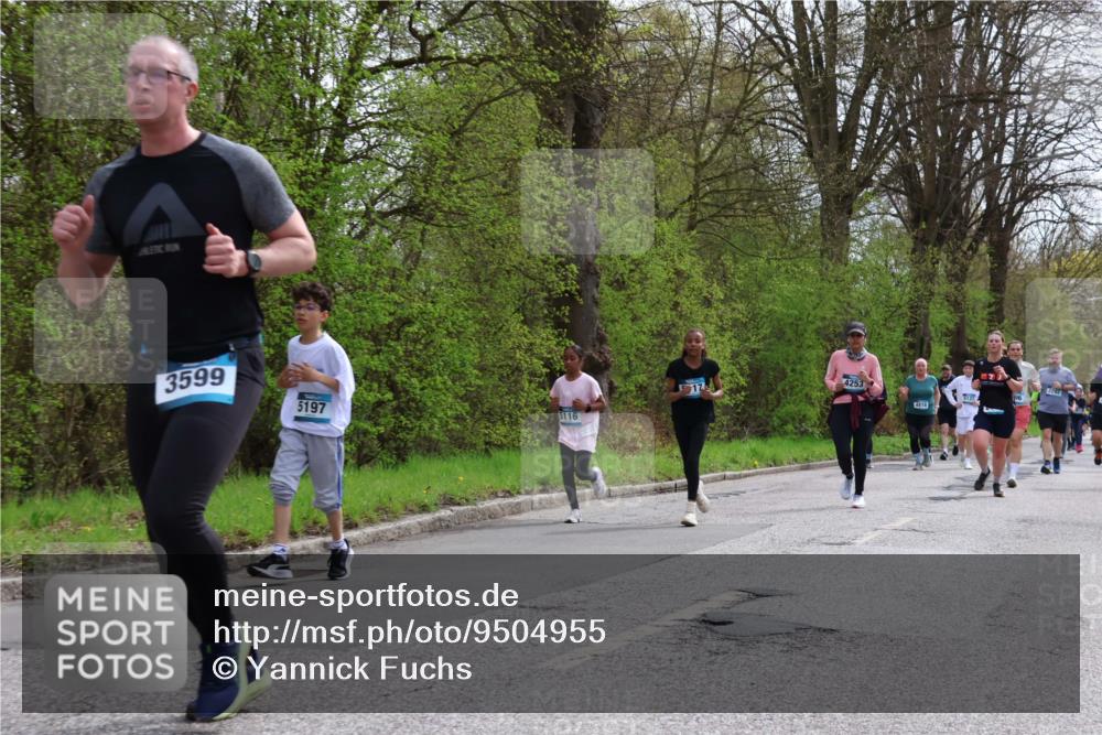 12.04.2026 - 45. Internationalen Wilhelmsburger Insellauf Yannick Fuchs http://msf.ph/oto/9504955 12.04.2026 12:54:54 Laufen 3599, 4253, 17, 5197, 5116, 4818, 3137, 2292 meine-sportfotos.de