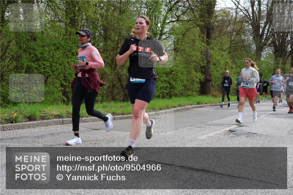 12.04.2026 - 45. Internationalen Wilhelmsburger Insellauf Yannick Fuchs http://msf.ph/oto/9504966 12.04.2026 12:54:58 Laufen 4817, 5796, 2292, 404 meine-sportfotos.de
