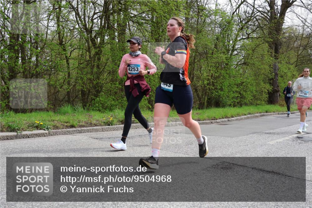 12.04.2026 - 45. Internationalen Wilhelmsburger Insellauf Yannick Fuchs http://msf.ph/oto/9504968 12.04.2026 12:54:59 Laufen 4253, 4817, 5796 meine-sportfotos.de