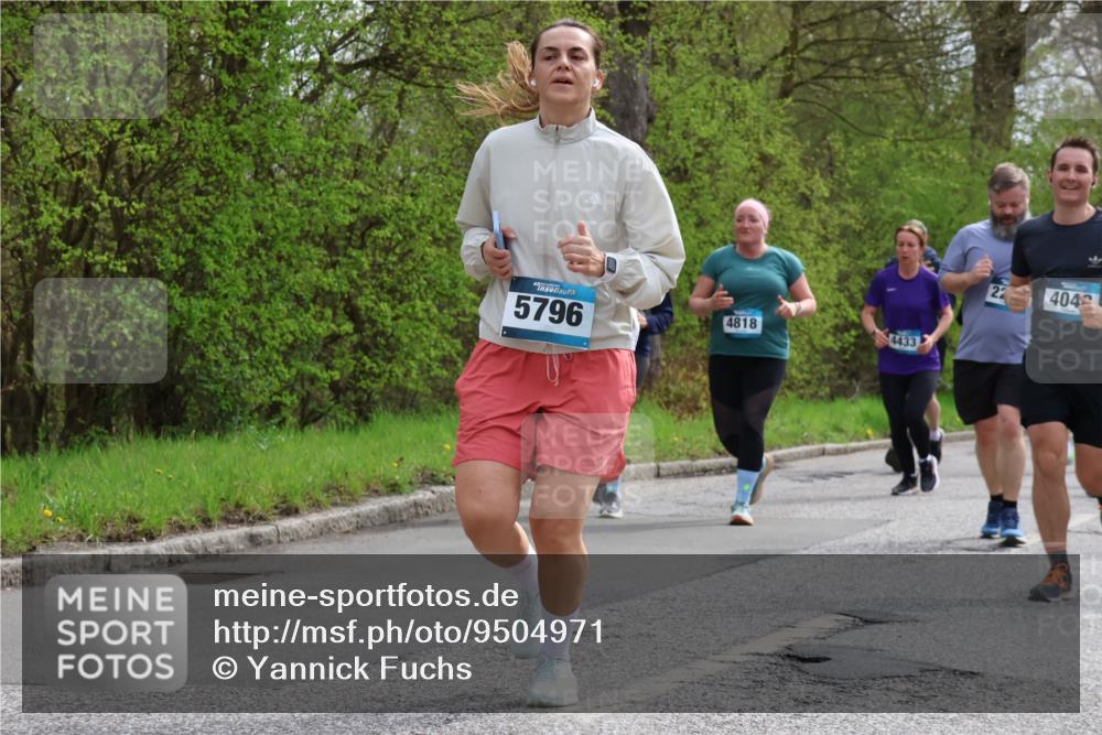 12.04.2026 - 45. Internationalen Wilhelmsburger Insellauf Yannick Fuchs http://msf.ph/oto/9504971 12.04.2026 12:55:00 Laufen 4, 5796, 4818, 4433, 404 meine-sportfotos.de