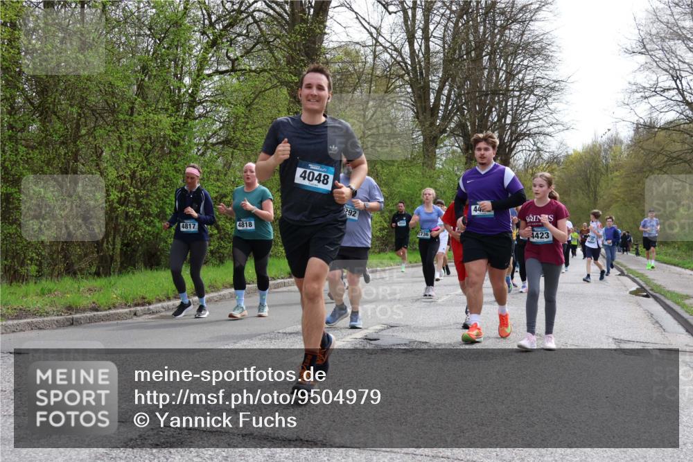 12.04.2026 - 45. Internationalen Wilhelmsburger Insellauf Yannick Fuchs http://msf.ph/oto/9504979 12.04.2026 12:55:01 Laufen 4817, 4818, 4048, 292, 2736, 442, 4423 meine-sportfotos.de
