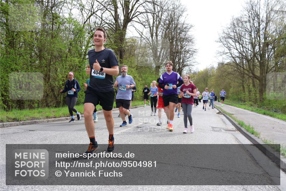 12.04.2026 - 45. Internationalen Wilhelmsburger Insellauf Yannick Fuchs http://msf.ph/oto/9504981 12.04.2026 12:55:02 Laufen 4817, 4048, 2292, 22, 4423 meine-sportfotos.de