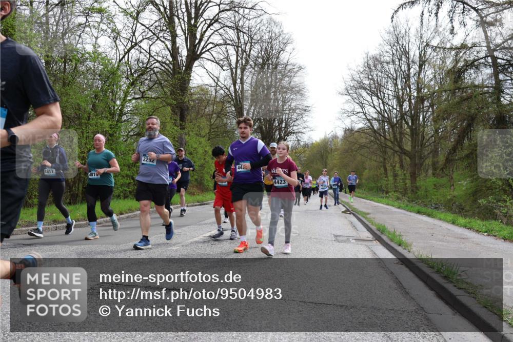 12.04.2026 - 45. Internationalen Wilhelmsburger Insellauf Yannick Fuchs http://msf.ph/oto/9504983 12.04.2026 12:55:02 Laufen 2292, 44, 4817, 4816, 4423 meine-sportfotos.de