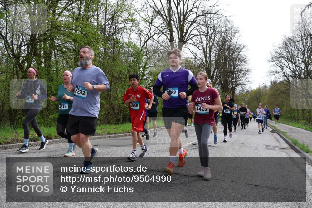 12.04.2026 - 45. Internationalen Wilhelmsburger Insellauf Yannick Fuchs http://msf.ph/oto/9504990 12.04.2026 12:55:03 Laufen 481, 4818, 2292, 5068, 22, 4425, 4507, 000, 3135 meine-sportfotos.de