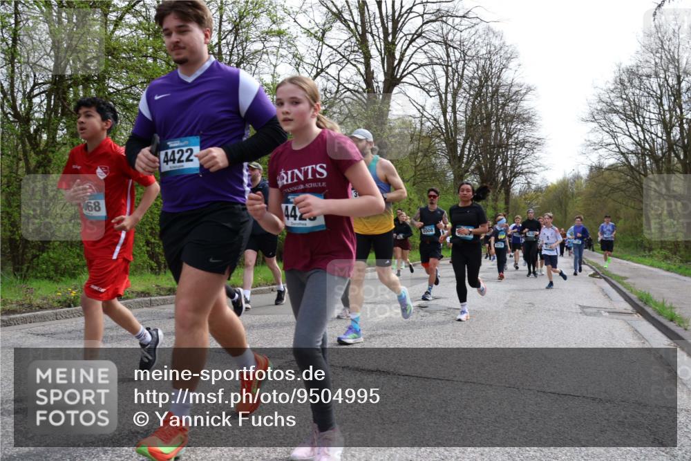 12.04.2026 - 45. Internationalen Wilhelmsburger Insellauf Yannick Fuchs http://msf.ph/oto/9504995 12.04.2026 12:55:04 Laufen 068, 4422, 442, 2008, 2278, 512 meine-sportfotos.de