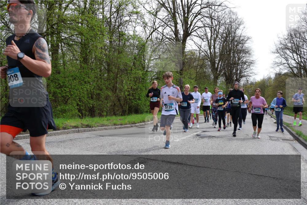 12.04.2026 - 45. Internationalen Wilhelmsburger Insellauf Yannick Fuchs http://msf.ph/oto/9505006 12.04.2026 12:55:07 Laufen 008, 4618, 5135, 4617, 4925, 3626, 330, 2278, 2185, 5485 meine-sportfotos.de