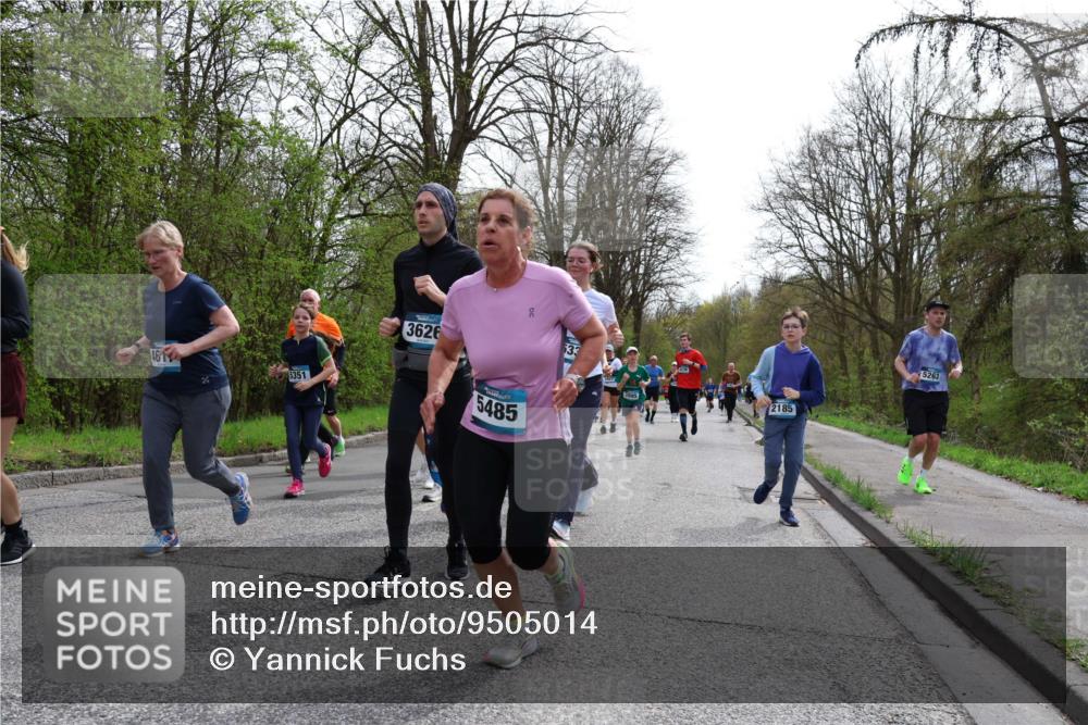 12.04.2026 - 45. Internationalen Wilhelmsburger Insellauf Yannick Fuchs http://msf.ph/oto/9505014 12.04.2026 12:55:08 Laufen 461, 5351, 3626, 5485, 2185, 5263 meine-sportfotos.de
