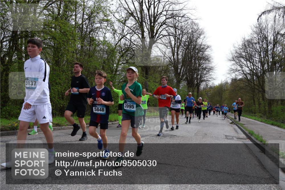 12.04.2026 - 45. Internationalen Wilhelmsburger Insellauf Yannick Fuchs http://msf.ph/oto/9505030 12.04.2026 12:55:11 Laufen 5137, 5181, 5848, 3995, 4236, 5827 meine-sportfotos.de