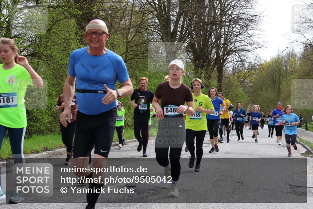 12.04.2026 - 45. Internationalen Wilhelmsburger Insellauf Yannick Fuchs http://msf.ph/oto/9505042 12.04.2026 12:55:14 Laufen 5181, 5177, 3859, 548, 24, 765, 36, 4235, 471 meine-sportfotos.de