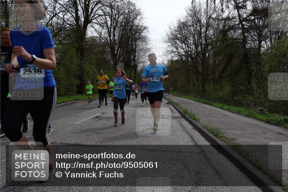 12.04.2026 - 45. Internationalen Wilhelmsburger Insellauf Yannick Fuchs http://msf.ph/oto/9505061 12.04.2026 12:55:18 Laufen 385, 2536, 3129, 4719, 4235, 3170 meine-sportfotos.de
