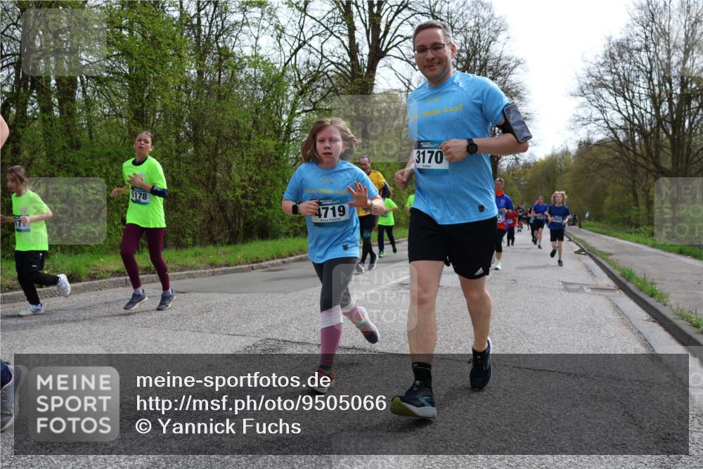 12.04.2026 - 45. Internationalen Wilhelmsburger Insellauf Yannick Fuchs http://msf.ph/oto/9505066 12.04.2026 12:55:19 Laufen 17, 5178, 4719, 3170 meine-sportfotos.de