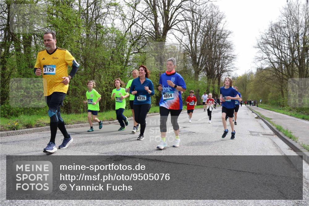 12.04.2026 - 45. Internationalen Wilhelmsburger Insellauf Yannick Fuchs http://msf.ph/oto/9505076 12.04.2026 12:55:21 Laufen 3129, 5175, 5176, 4235, 4854, 39 meine-sportfotos.de