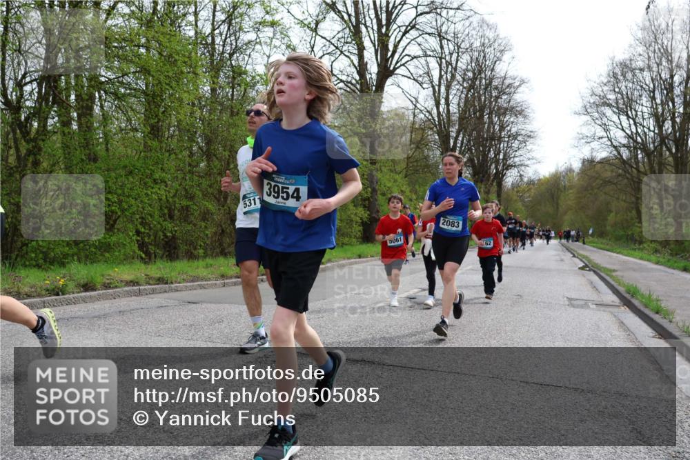 12.04.2026 - 45. Internationalen Wilhelmsburger Insellauf Yannick Fuchs http://msf.ph/oto/9505085 12.04.2026 12:55:23 Laufen 531, 3954, 5061, 2083, 62 meine-sportfotos.de