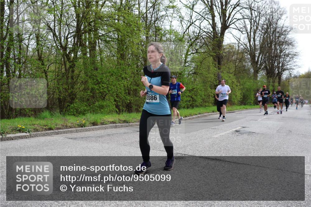 12.04.2026 - 45. Internationalen Wilhelmsburger Insellauf Yannick Fuchs http://msf.ph/oto/9505099 12.04.2026 12:55:26 Laufen 2086, 470, 3642 meine-sportfotos.de