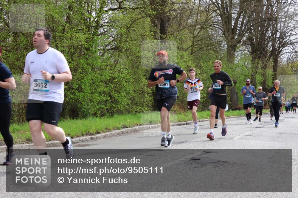 12.04.2026 - 45. Internationalen Wilhelmsburger Insellauf Yannick Fuchs http://msf.ph/oto/9505111 12.04.2026 12:55:28 Laufen 3652, 3591, 3804, 3862, 4114, 3278 meine-sportfotos.de