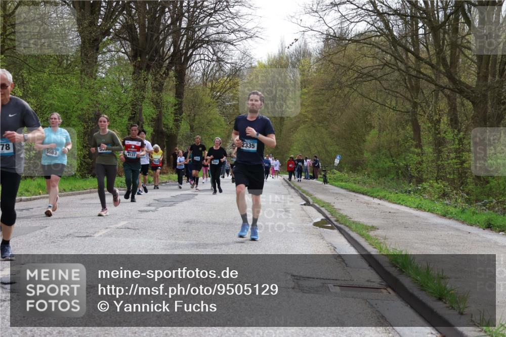 12.04.2026 - 45. Internationalen Wilhelmsburger Insellauf Yannick Fuchs http://msf.ph/oto/9505129 12.04.2026 12:55:33 Laufen 78, 5683, 4122, 3489, 2335 meine-sportfotos.de