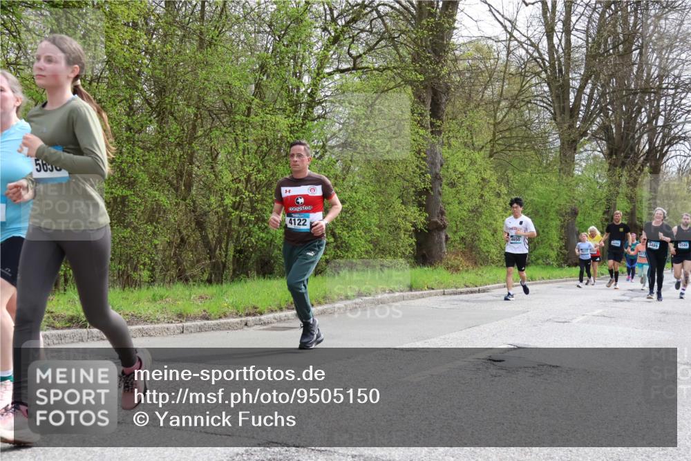 12.04.2026 - 45. Internationalen Wilhelmsburger Insellauf Yannick Fuchs http://msf.ph/oto/9505150 12.04.2026 12:55:38 Laufen 563, 4122, 4650, 3489, 5077 meine-sportfotos.de