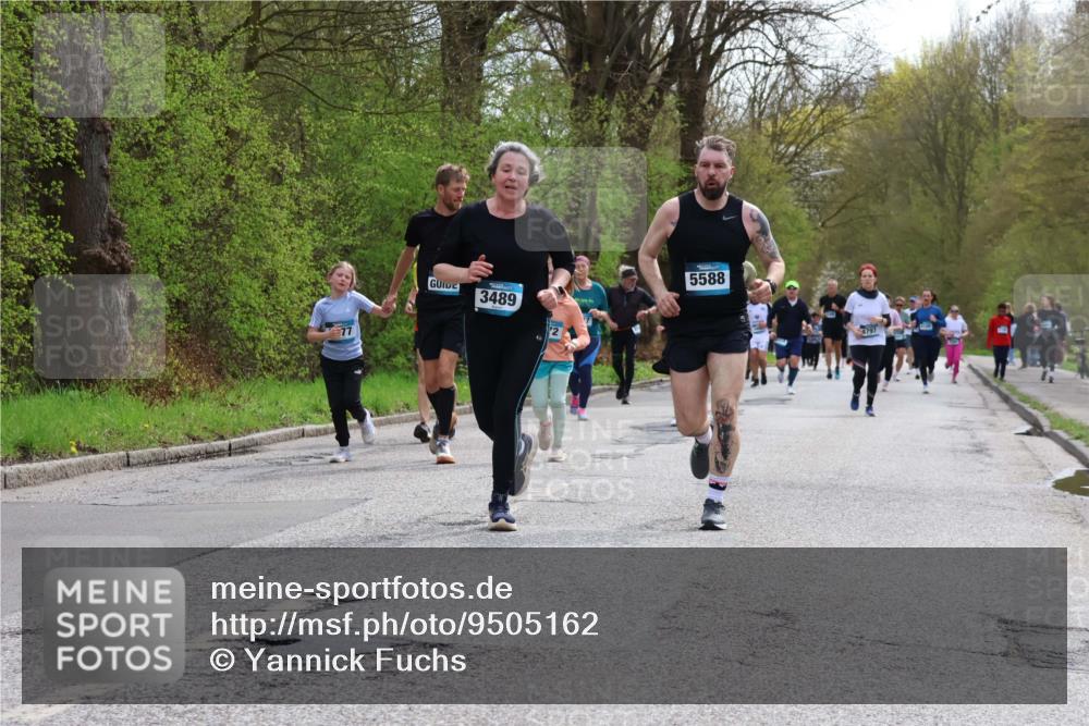 12.04.2026 - 45. Internationalen Wilhelmsburger Insellauf Yannick Fuchs http://msf.ph/oto/9505162 12.04.2026 12:55:41 Laufen 5588, 3489 meine-sportfotos.de
