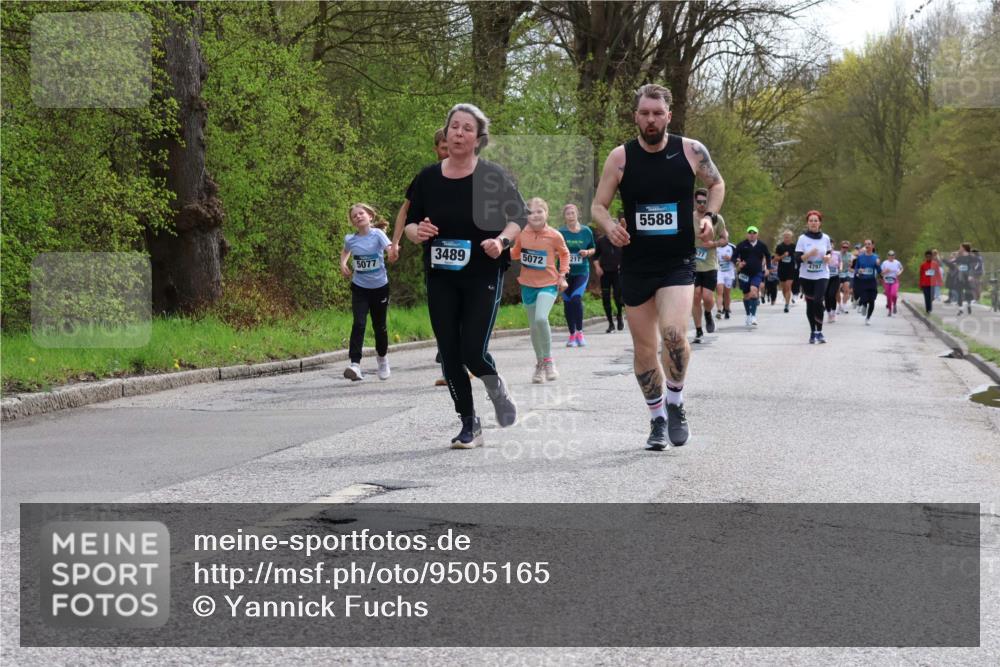 12.04.2026 - 45. Internationalen Wilhelmsburger Insellauf Yannick Fuchs http://msf.ph/oto/9505165 12.04.2026 12:55:41 Laufen 237, 5588, 3489, 5072, 217, 5077, 577, 4797 meine-sportfotos.de