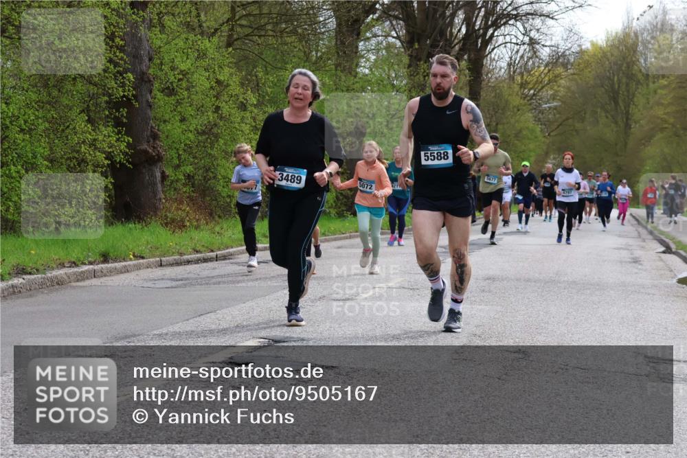 12.04.2026 - 45. Internationalen Wilhelmsburger Insellauf Yannick Fuchs http://msf.ph/oto/9505167 12.04.2026 12:55:41 Laufen 5072, 3489, 5588, 5677, 4797 meine-sportfotos.de