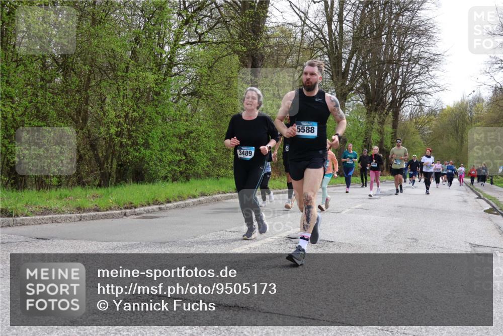 12.04.2026 - 45. Internationalen Wilhelmsburger Insellauf Yannick Fuchs http://msf.ph/oto/9505173 12.04.2026 12:55:43 Laufen 3489, 5588, 5477, 4217, 1886 meine-sportfotos.de
