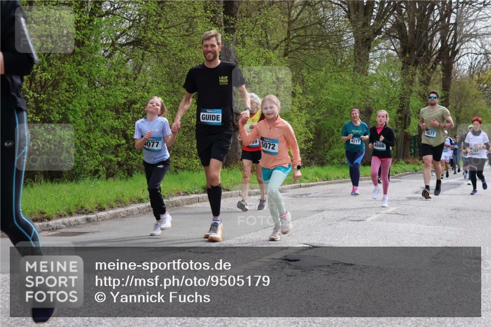 12.04.2026 - 45. Internationalen Wilhelmsburger Insellauf Yannick Fuchs http://msf.ph/oto/9505179 12.04.2026 12:55:44 Laufen 077, 5072, 4217, 4886, 5677, 797 meine-sportfotos.de