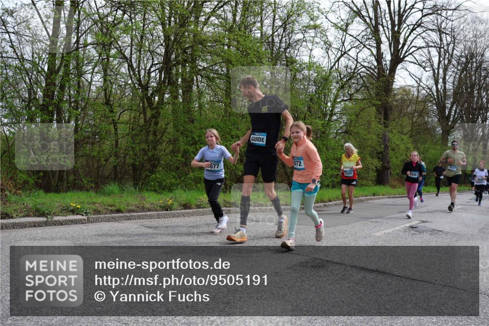 12.04.2026 - 45. Internationalen Wilhelmsburger Insellauf Yannick Fuchs http://msf.ph/oto/9505191 12.04.2026 12:55:46 Laufen 077, 5072, 2089, 4886, 5677 meine-sportfotos.de