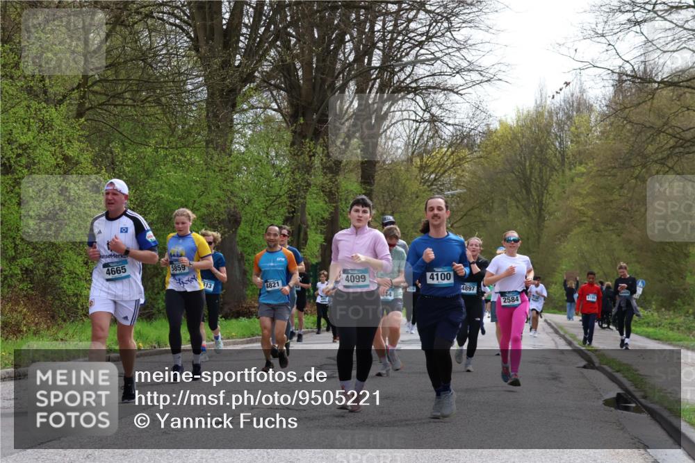 12.04.2026 - 45. Internationalen Wilhelmsburger Insellauf Yannick Fuchs http://msf.ph/oto/9505221 12.04.2026 12:55:52 Laufen 4665, 5859, 313, 4821, 4099, 44, 2508, 4100, 4897, 2584, 5165 meine-sportfotos.de