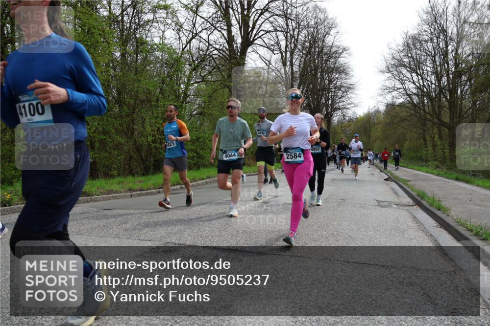 12.04.2026 - 45. Internationalen Wilhelmsburger Insellauf Yannick Fuchs http://msf.ph/oto/9505237 12.04.2026 12:55:56 Laufen 4100, 1821, 4044, 4432, 2584, 4897 meine-sportfotos.de