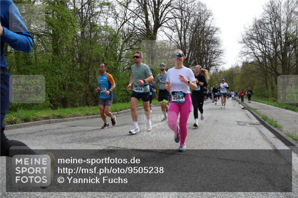 12.04.2026 - 45. Internationalen Wilhelmsburger Insellauf Yannick Fuchs http://msf.ph/oto/9505238 12.04.2026 12:55:57 Laufen 4821, 4044, 4432, 2584, 7 meine-sportfotos.de