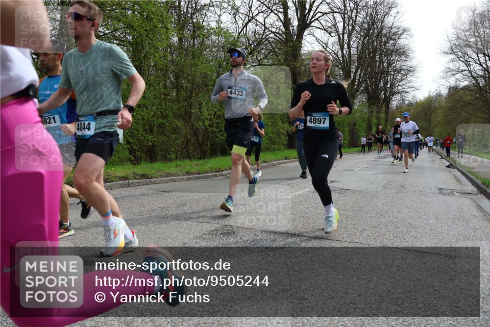 12.04.2026 - 45. Internationalen Wilhelmsburger Insellauf Yannick Fuchs http://msf.ph/oto/9505244 12.04.2026 12:55:58 Laufen 821, 4044, 4432, 3313, 270, 4897, 433, 4273 meine-sportfotos.de