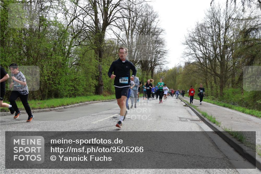 12.04.2026 - 45. Internationalen Wilhelmsburger Insellauf Yannick Fuchs http://msf.ph/oto/9505266 12.04.2026 12:56:02 Laufen 5066, 5564, 413 meine-sportfotos.de