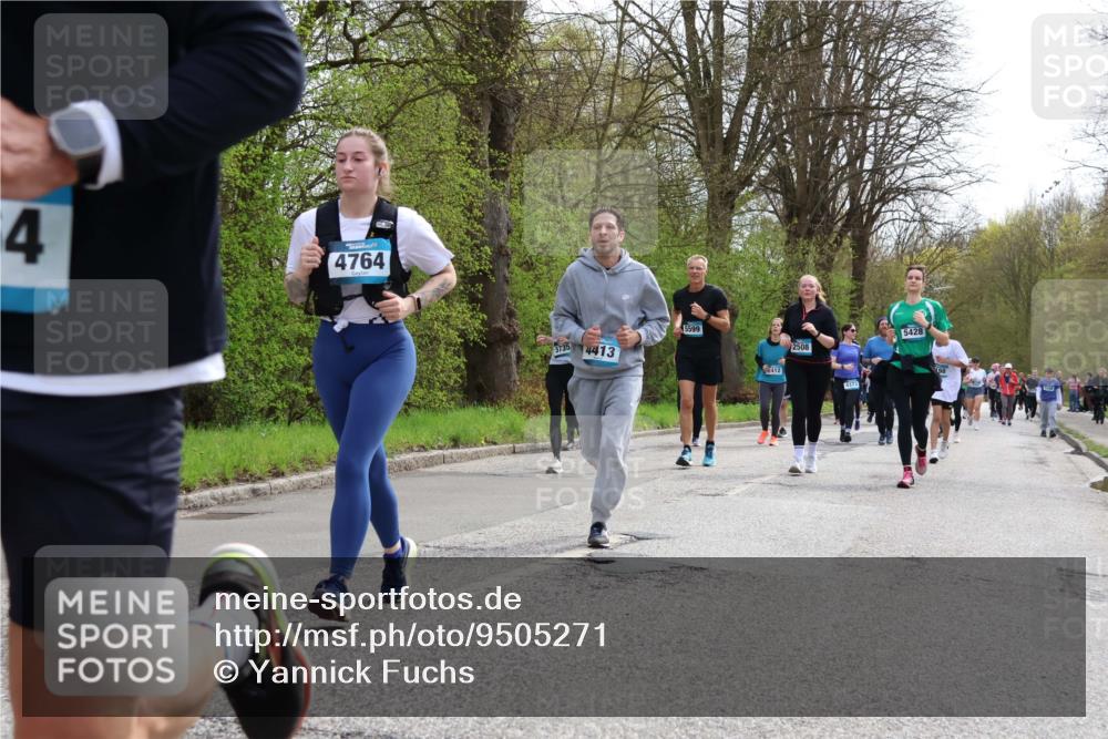12.04.2026 - 45. Internationalen Wilhelmsburger Insellauf Yannick Fuchs http://msf.ph/oto/9505271 12.04.2026 12:56:03 Laufen 4, 4764, 5735, 4413, 5599, 2412, 2508, 4373, 5428 meine-sportfotos.de
