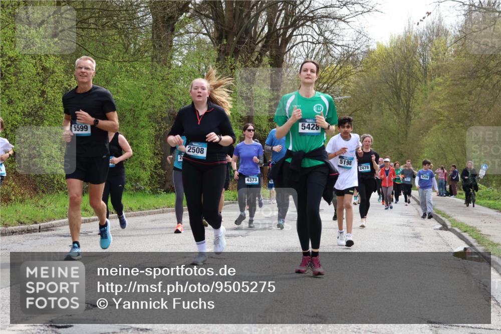 12.04.2026 - 45. Internationalen Wilhelmsburger Insellauf Yannick Fuchs http://msf.ph/oto/9505275 12.04.2026 12:56:04 Laufen 5599, 2, 2508, 4373, 5428, 5198, 2478, 5208, 3877 meine-sportfotos.de