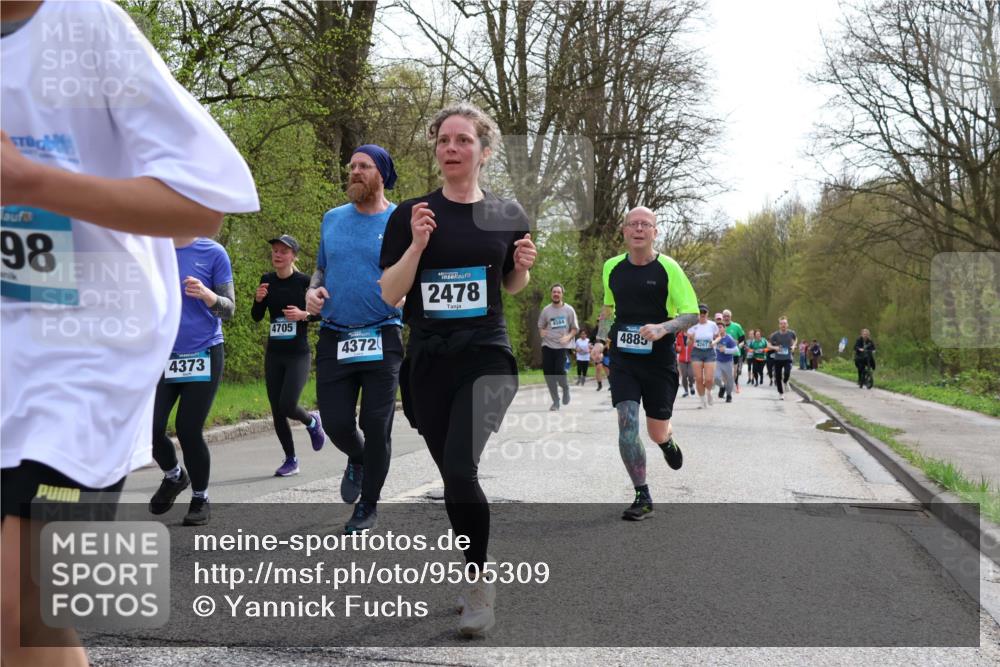 12.04.2026 - 45. Internationalen Wilhelmsburger Insellauf Yannick Fuchs http://msf.ph/oto/9505309 12.04.2026 12:56:11 Laufen 98, 4373, 4705, 4372, 2478, 4584, 4885, 4267 meine-sportfotos.de