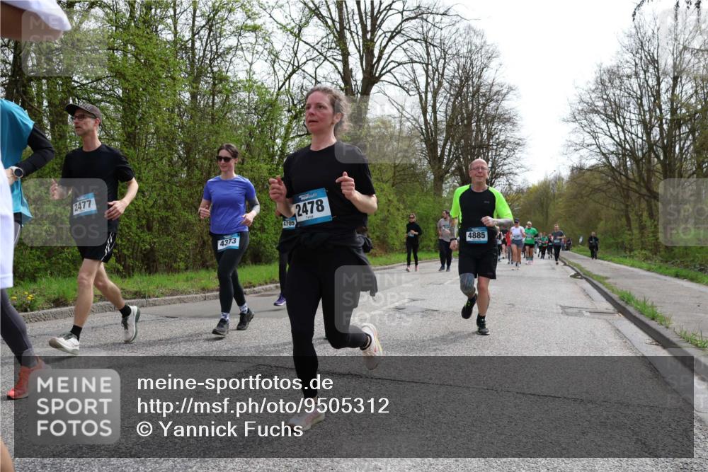 12.04.2026 - 45. Internationalen Wilhelmsburger Insellauf Yannick Fuchs http://msf.ph/oto/9505312 12.04.2026 12:56:11 Laufen 2477, 4373, 4705, 2478, 4885 meine-sportfotos.de